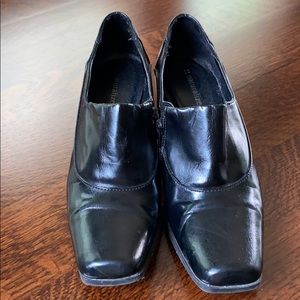 Naturalized heeled loafer 7M